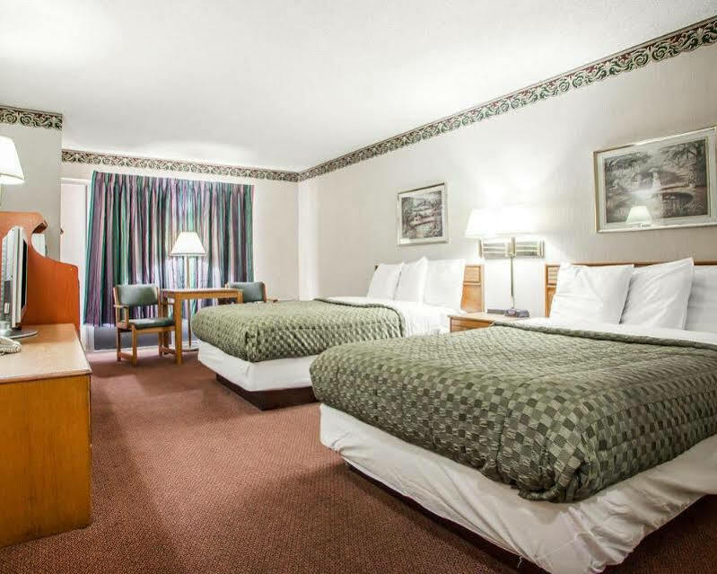 Red Roof Inn Stroudsburg Eksteriør billede